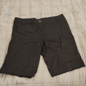 Chic Black Women's Bermuda Shorts Size 10!